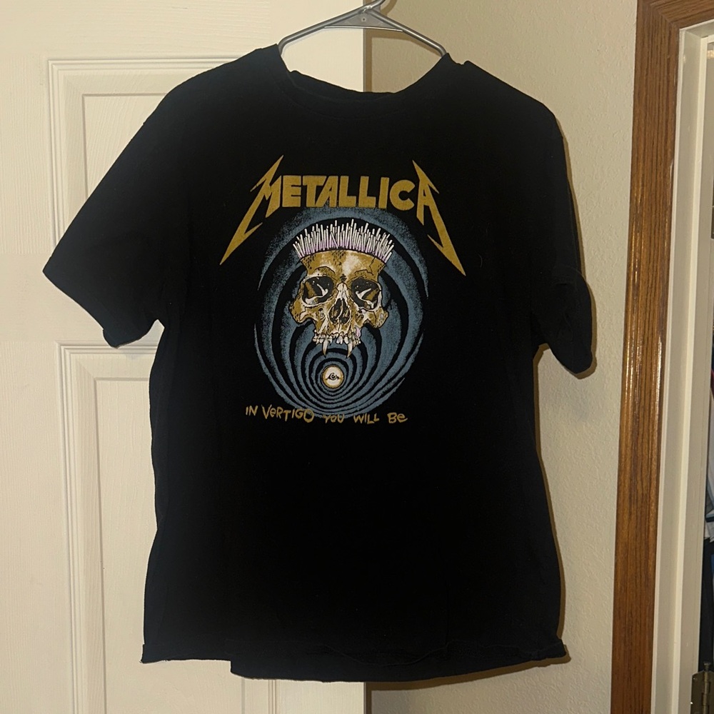 Metallica Black Graphic Tee - Short Sleeve
